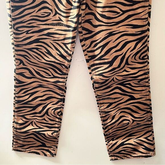 Wrangler Women's High Rise Wild West Purr Print Straight Jeans - Picture 4 of 12